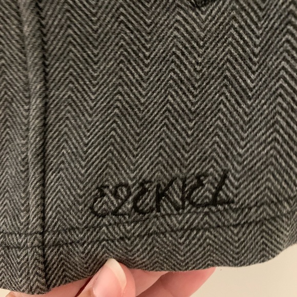 Ezekial size medium coat - Picture 3 of 5